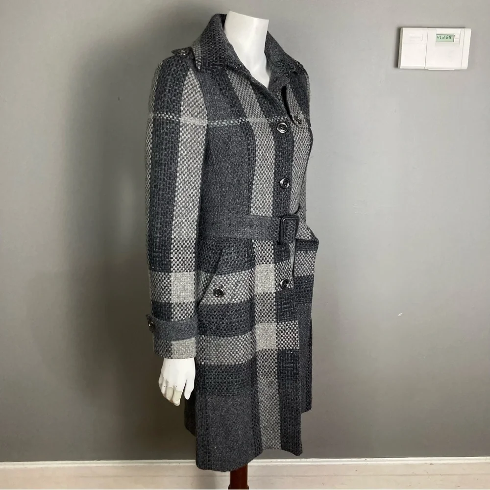 Burberry long trench coat women's size 6 plaid‎ wool belted gray winter